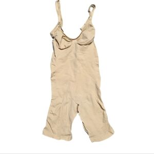 Skims Seamless Sculpt Mid Thigh Bodysuit Body Shaper Sculpting Sand Medium NWOT